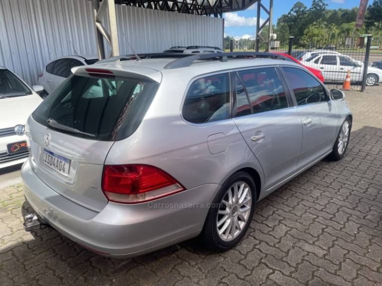VOLKSWAGEN - JETTA - 2008/2009 - Prata - R$ 48.900,00