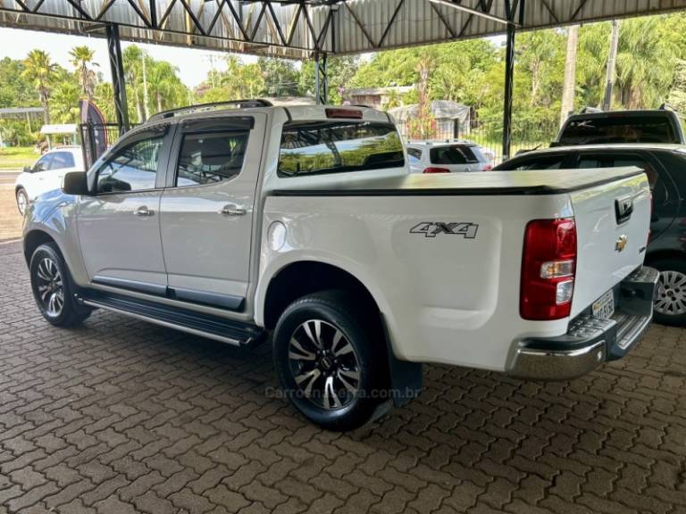 CHEVROLET - S10 - 2017/2017 - Branca - R$ 129.900,00
